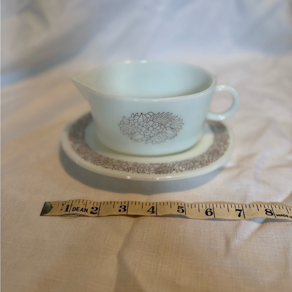 Vintage Pyrex Woodland Gravy Boat - Picture 6 of 7
